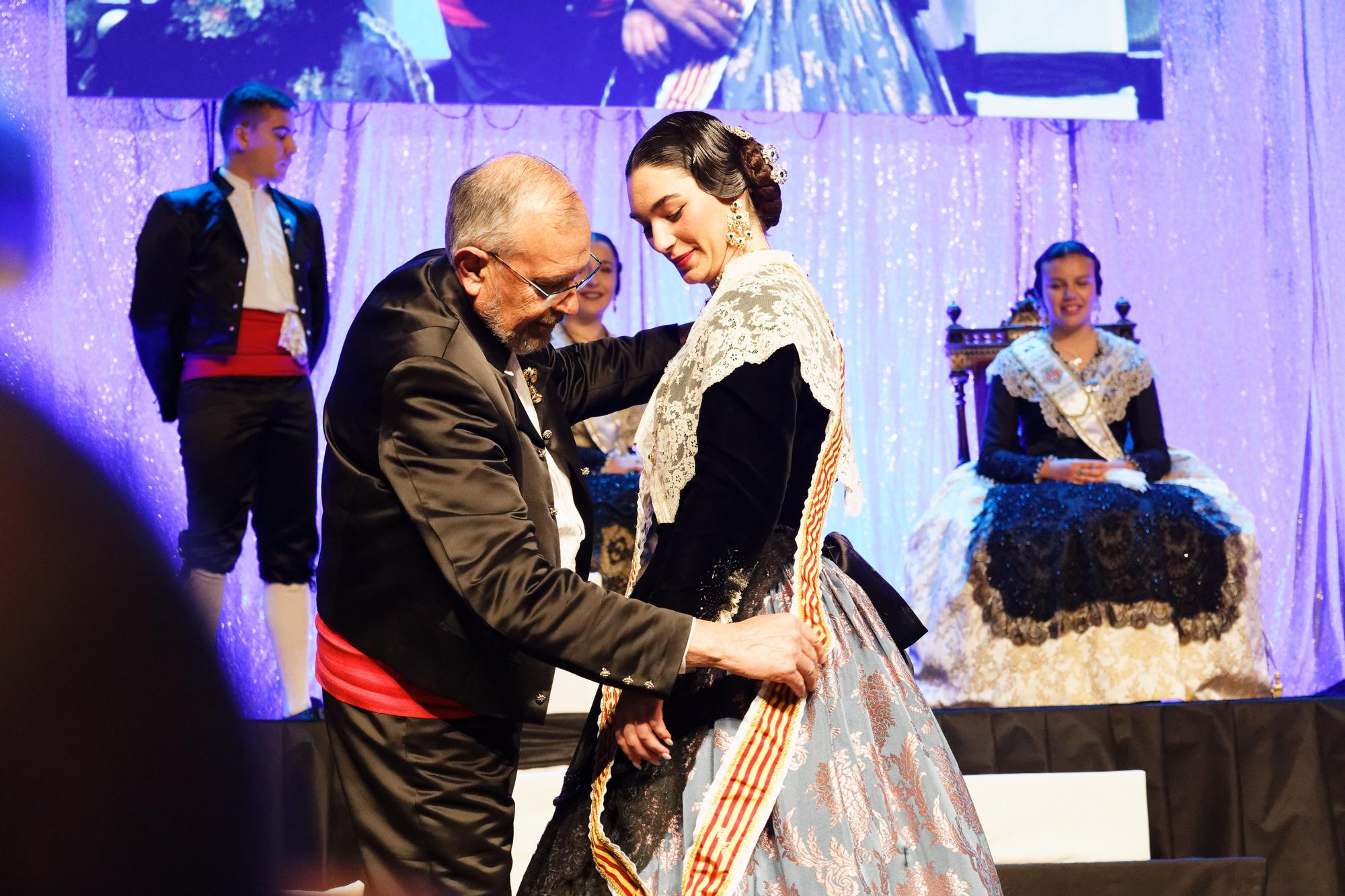 Diana y Lidón suben al trono de Brancal de la Ciutat al son de música y tradición