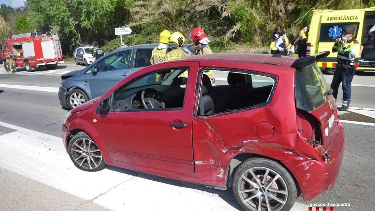 Estat en què van quedar els dos vehicles implicats en el xoc