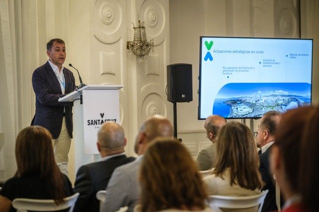 Jornada de Turismo de Santa Cruz de Tenerife en el Hotel Mencey