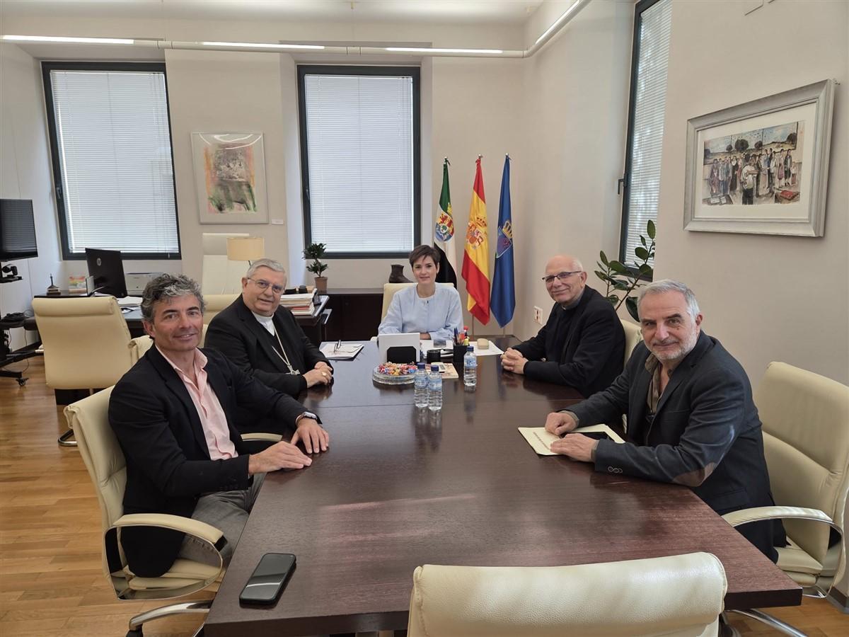 Encuentro de ambas instituciones en la se de la Diputación de Badajoz.