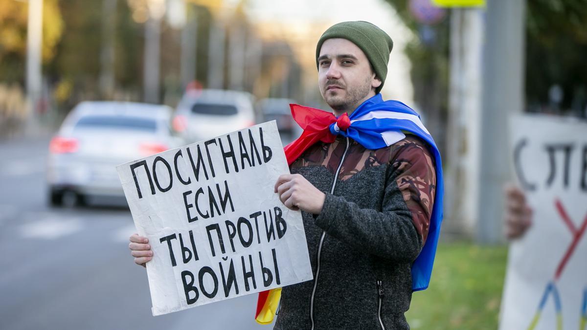 Ukrainian refugees protest against the war in Ukraine, in Chisinau