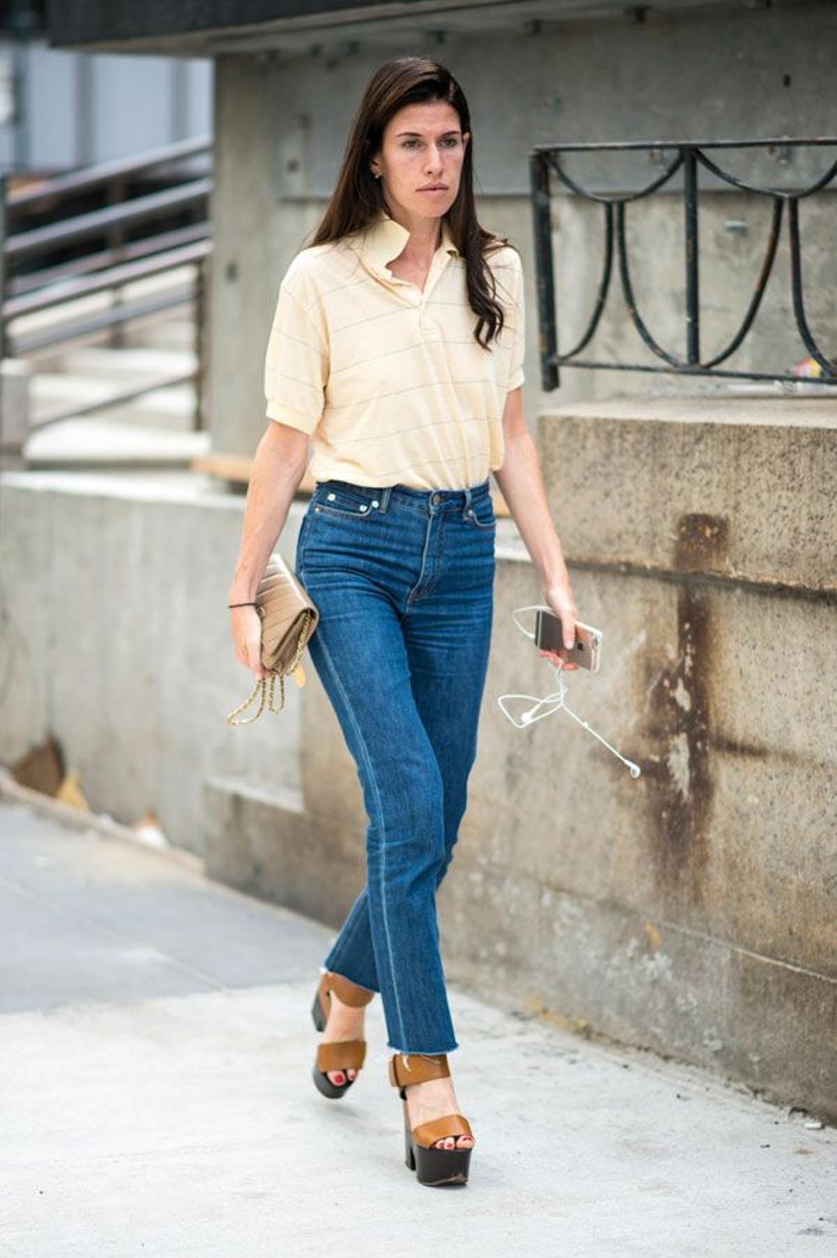 Looks verano: jeans más blusa manga corta