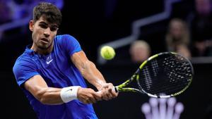 Alcaraz, durante el partido ante Ben Shelton en la Laver Cup 2024