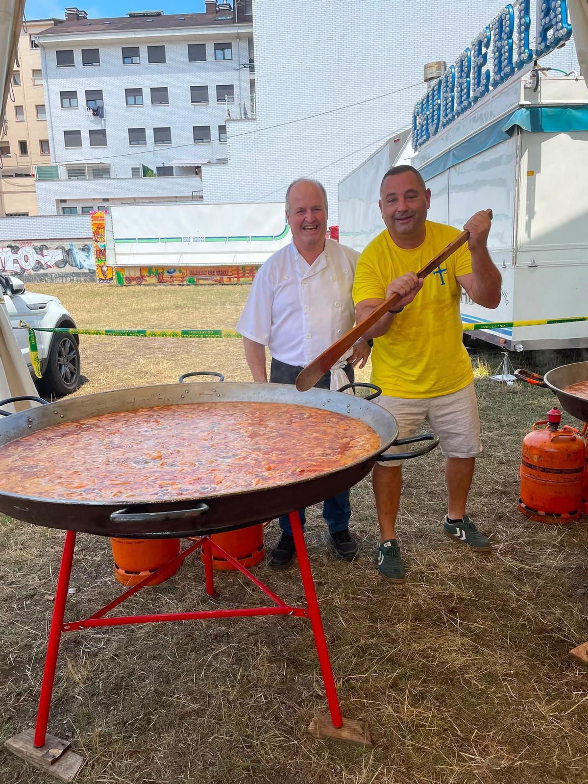 EN IMÁGENES: Paellada popular en las fiestas de El Berrón
