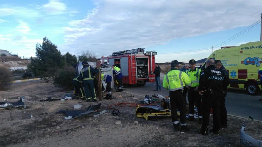 Un hombre resulta herido de gravedad y muere un perro en un accidente en Bullas