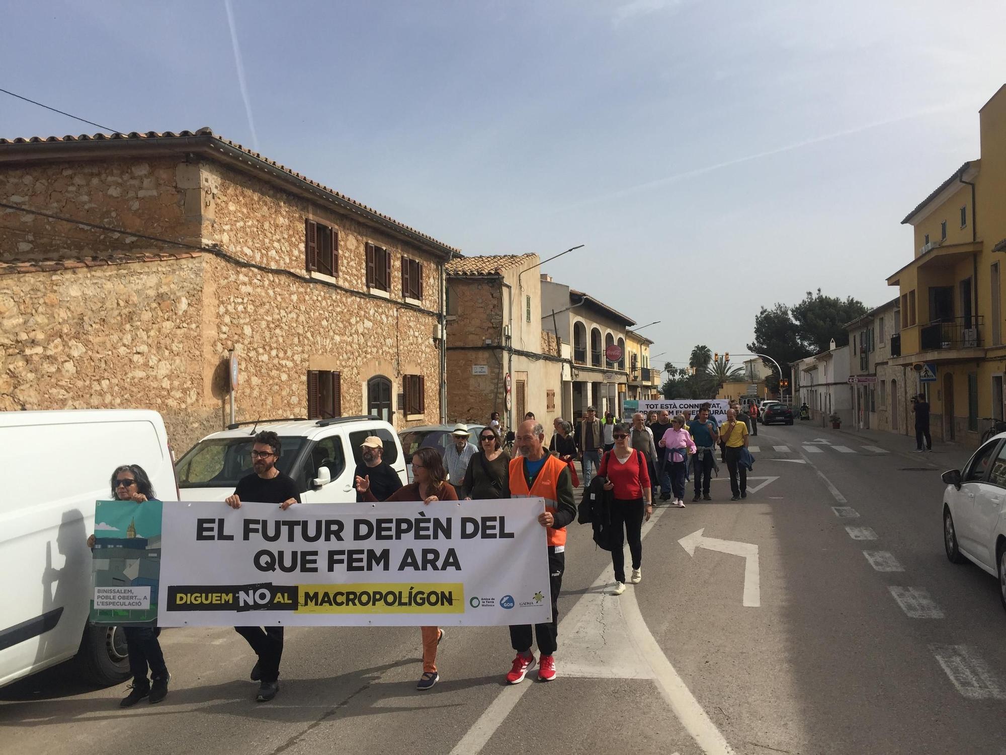 FOTOS | La manifestación contra el polígono de Binissalem, en imágenes