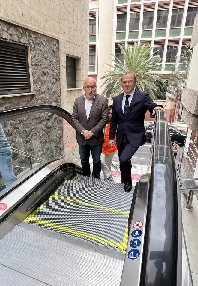 Las escaleras mecánicas vuelven a conectar Primero de Mayo y San Nicolás