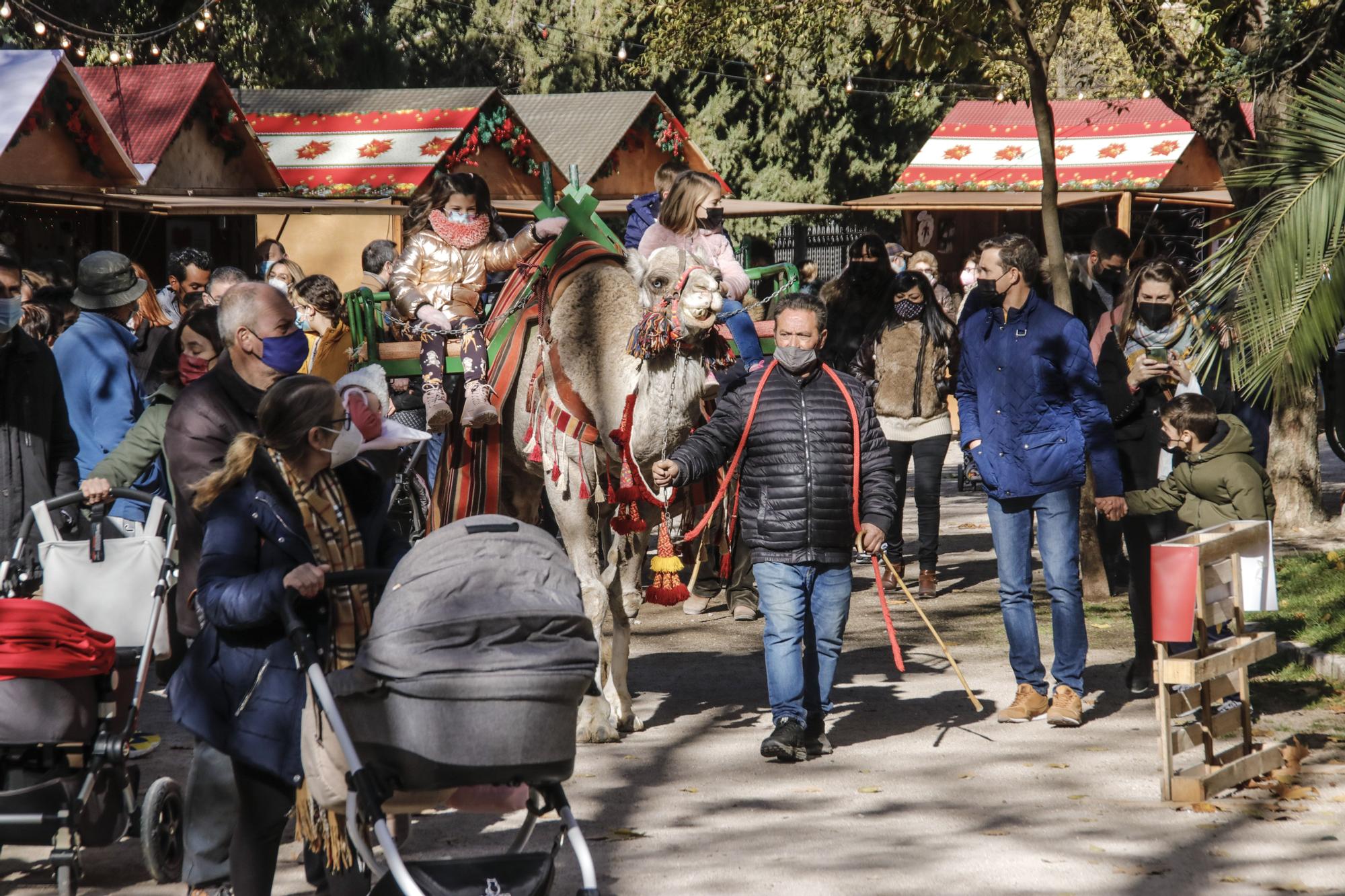 El Mercat de Nadal viste la Glorieta de oferta comercial y ocio