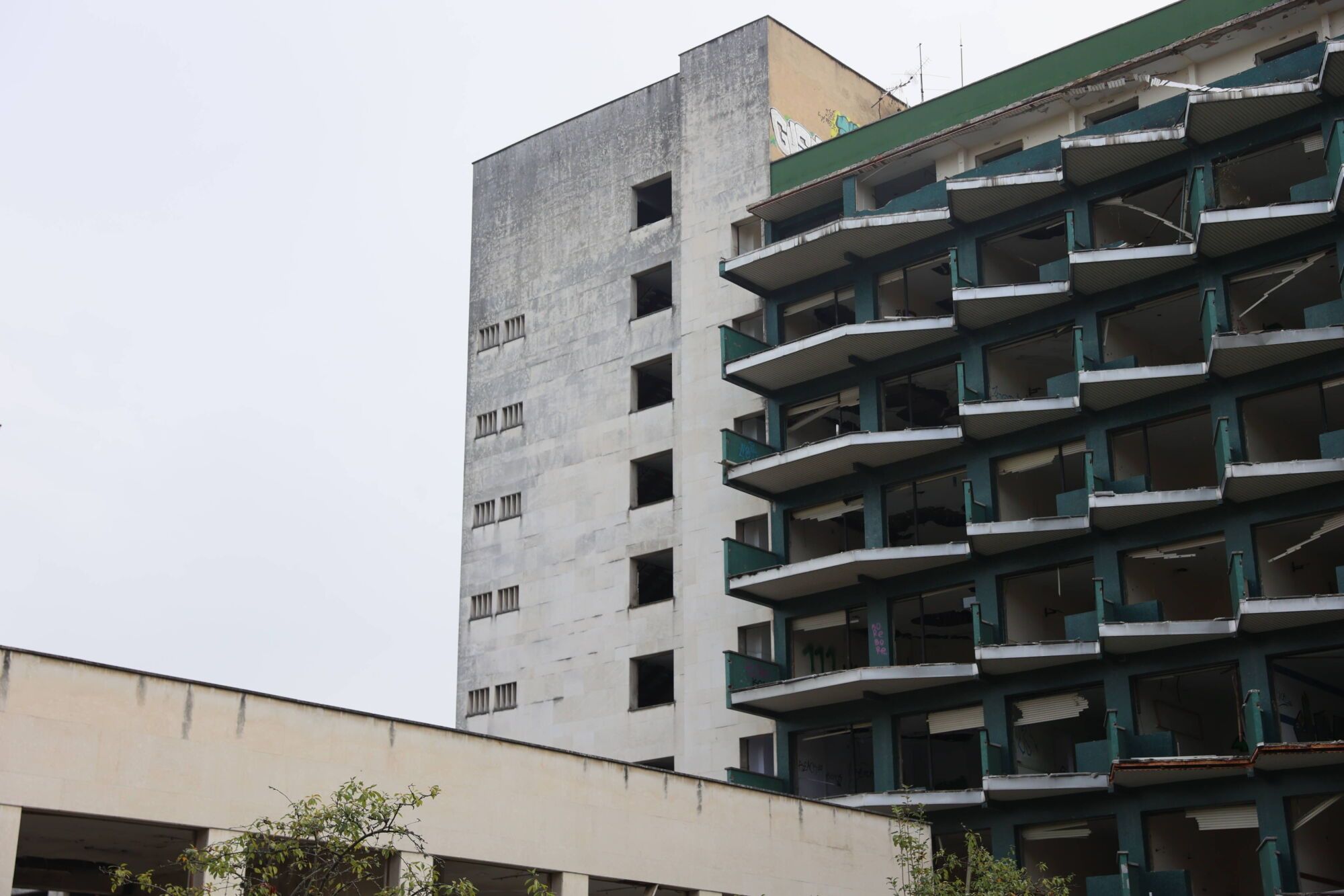 Viejo HUCA. Recorrido por cómo está el viejo hospital.