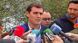 Albert Rivera adverteix a Rajoy que si no cedeix al diàleg amb PSOE i CS l’altra opció és que els independentistes marquin l’agenda política.