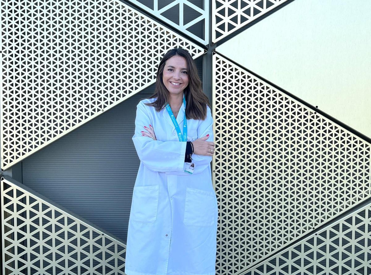 La doctora Marta Cazalilla, especialista de Medicina Interna del Hospital Quironsalud Córdoba.