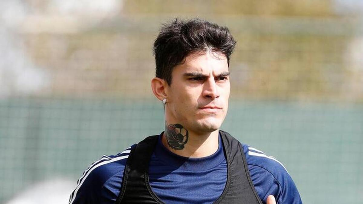 Diego Perotti en un entrenamiento con el Fenerbahçe