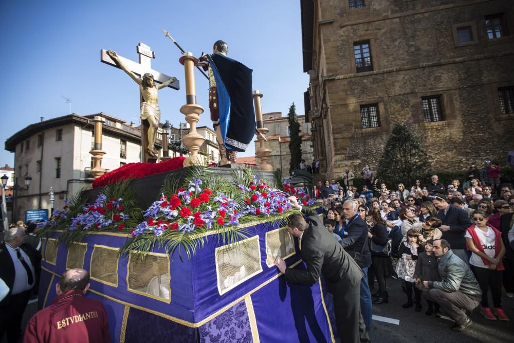 Procesión del Cristo de la Misericordia en Oviedo