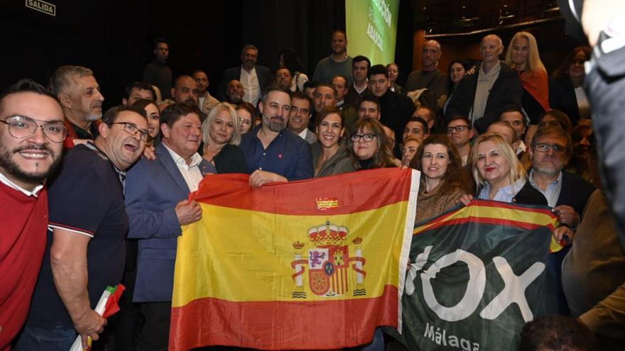 Una delegación de Vox Málaga con Santiago Abascal en Madrid.