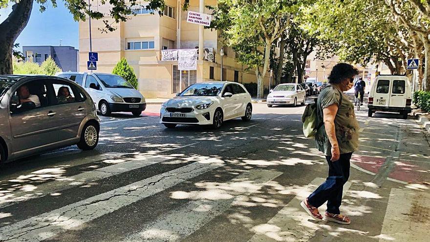 Un dels passos de vianants de l&#039;avinguda Mare de Déu del Claustre on es durà a terme l&#039;actuació