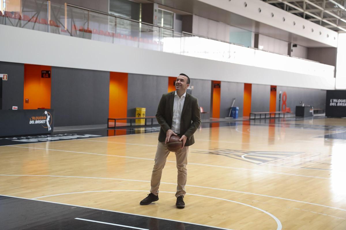 El presidente de la Diputació de València, Vicent Mompó, celebró la noticia de la elección de Valencia para acoger uno de los cuatro Torneos Preolímpicos Masculinos de baloncesto.