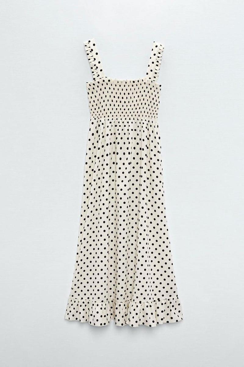 Vestido de lunares de Zara (precio: 39,95 euros)
