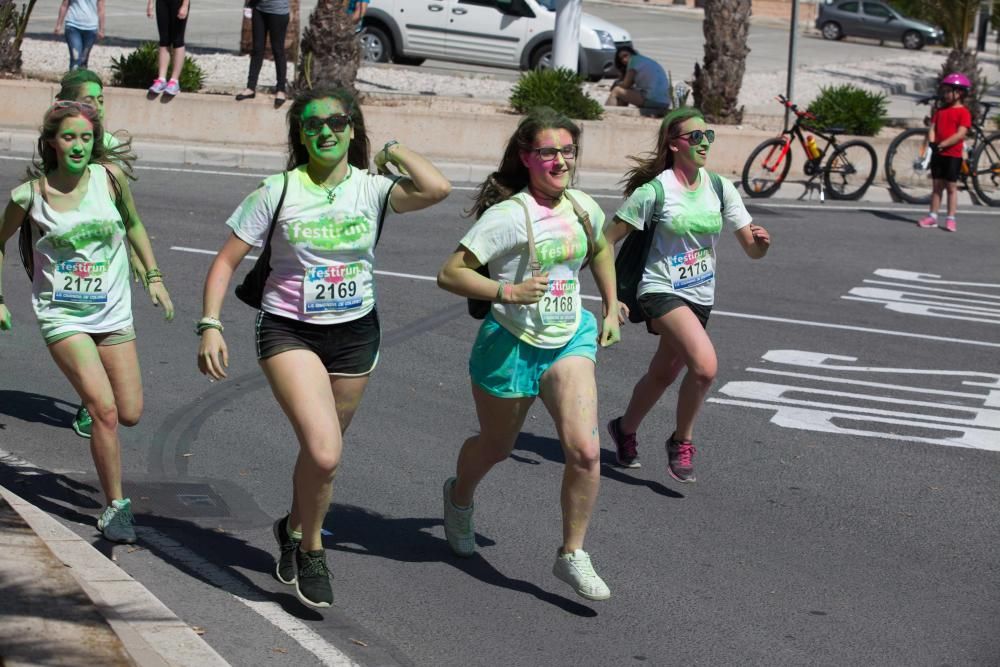 La primera edición de «FestiRun» combina deporte y diversión en una carrera que logró reunir a multitud de personas