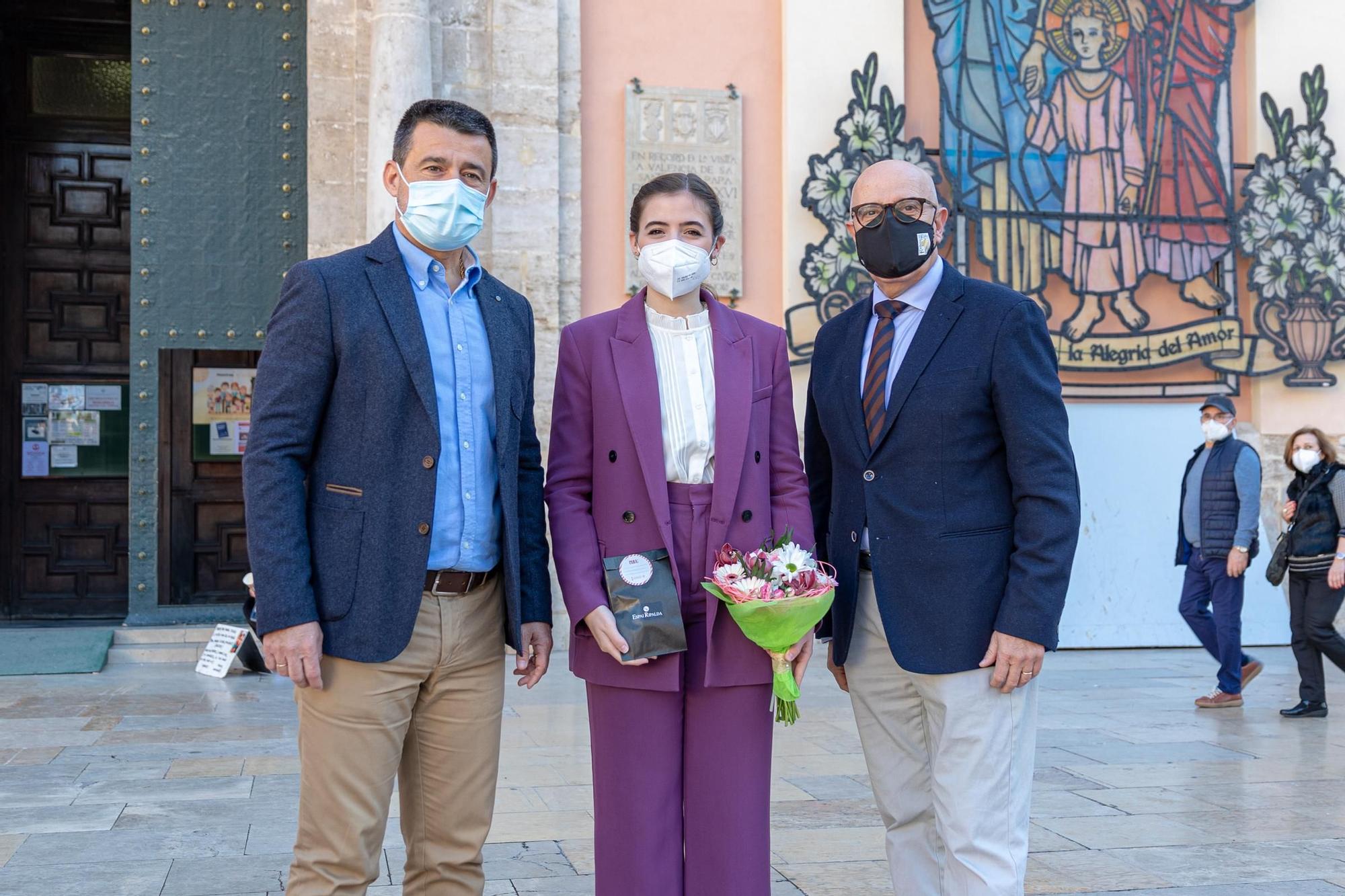 Ofrenda de las Fallas de Primera A a la Virgen de los Desamparados