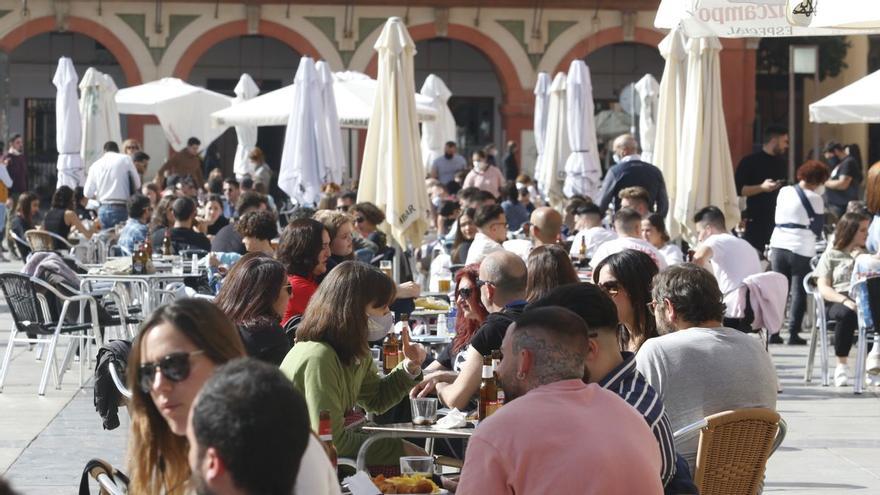 Los hosteleros cordobeses, inconformes con la relajación de las restricciones, piden el cese total de las medidas