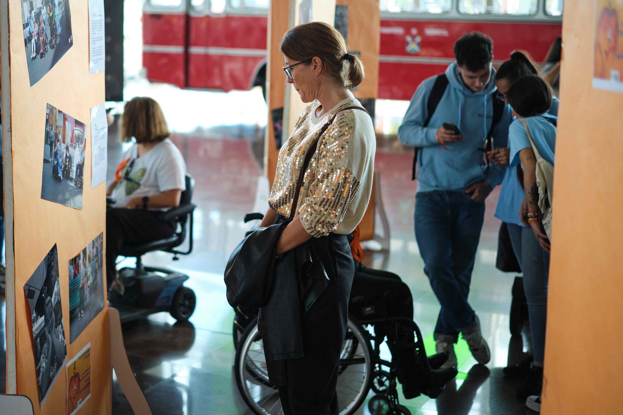 Exposición fotográfica de Queremos Movernos sobre las personas con discapacidad