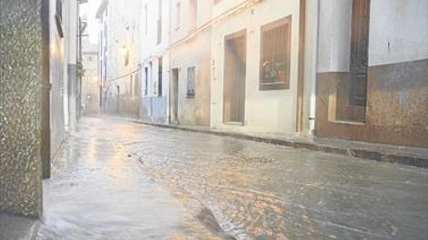 Una tormenta con agua y granizo recorre la provincia