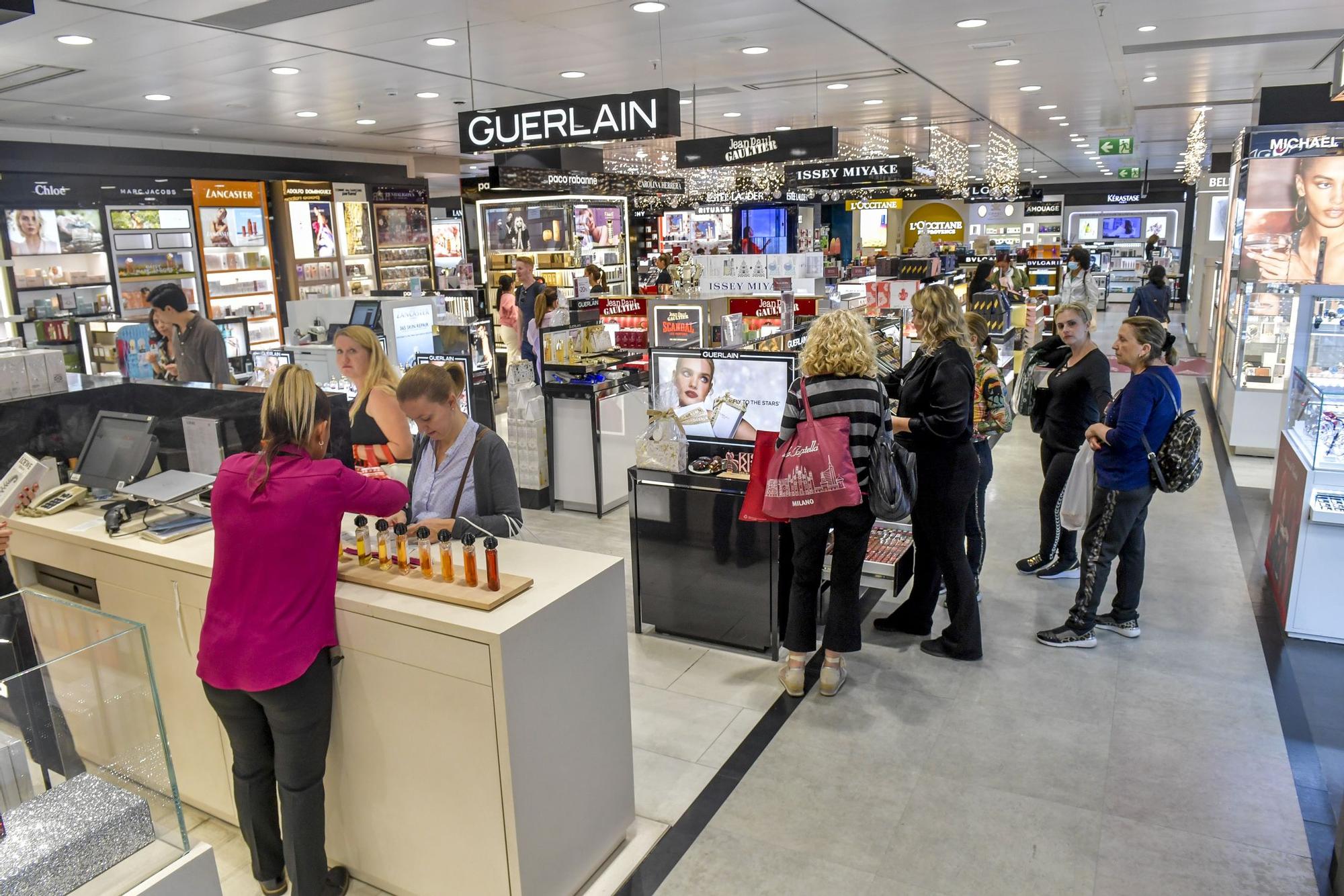 Compras de regalos para Nochebuena en las zonas comerciales de Las Palmas de Gran Canaria