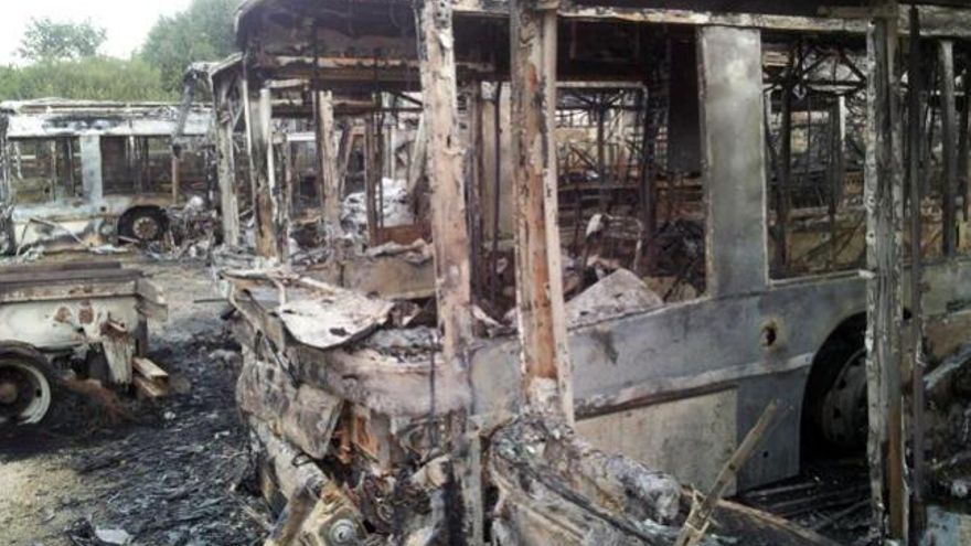 Imagen de los autobuses quemados // V. P.