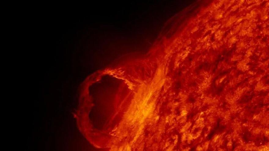 Descubren cómo predecir las erupciones solares extremas.