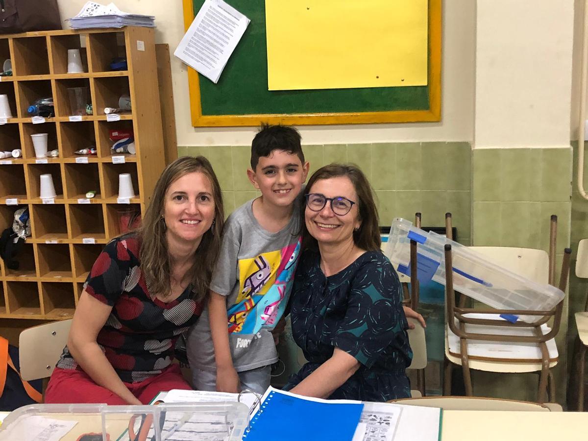A la izquierda, Rebeca García, y a la derecha Isolina Riaño, pediatra endocrino