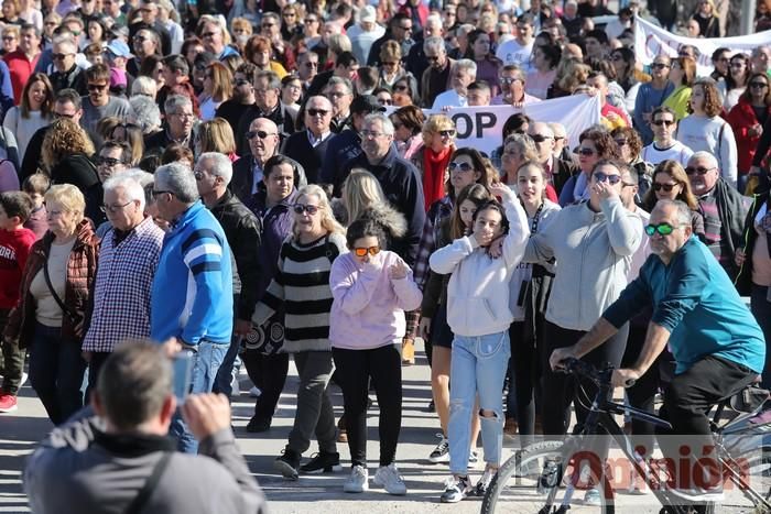 Los Alcázares se echa a la calle para exigir soluciones a las inundaciones