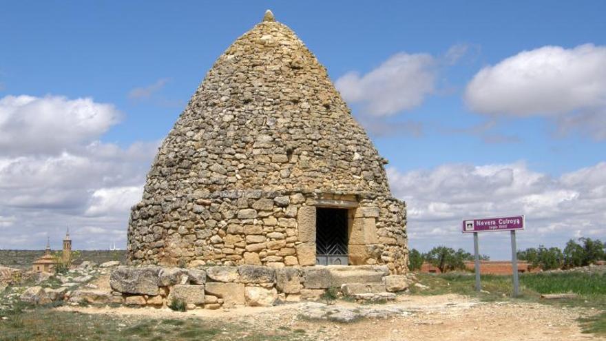 Antiguo nevero de Culroya, uno de los más emblemáticos de Aragón.  | EL PERIÓDICO