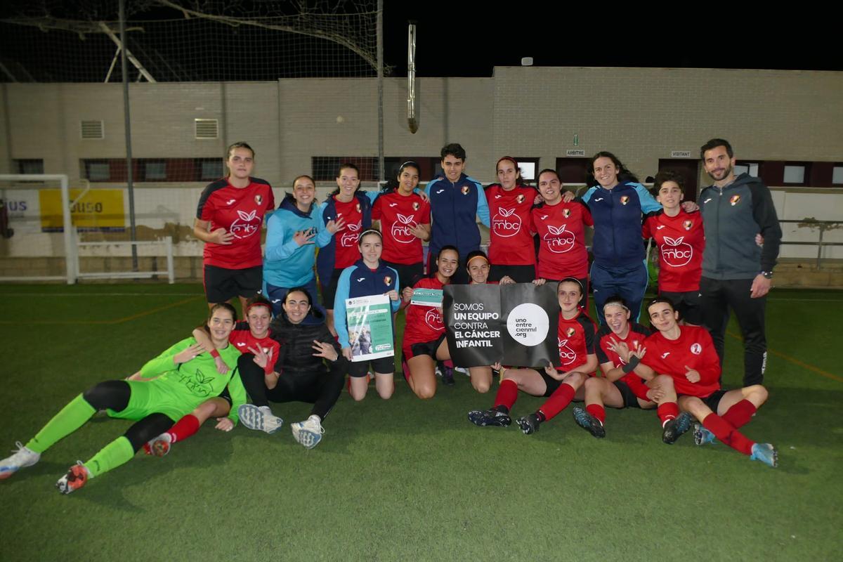 La "familia" del CF Miramar femenino tras el partido