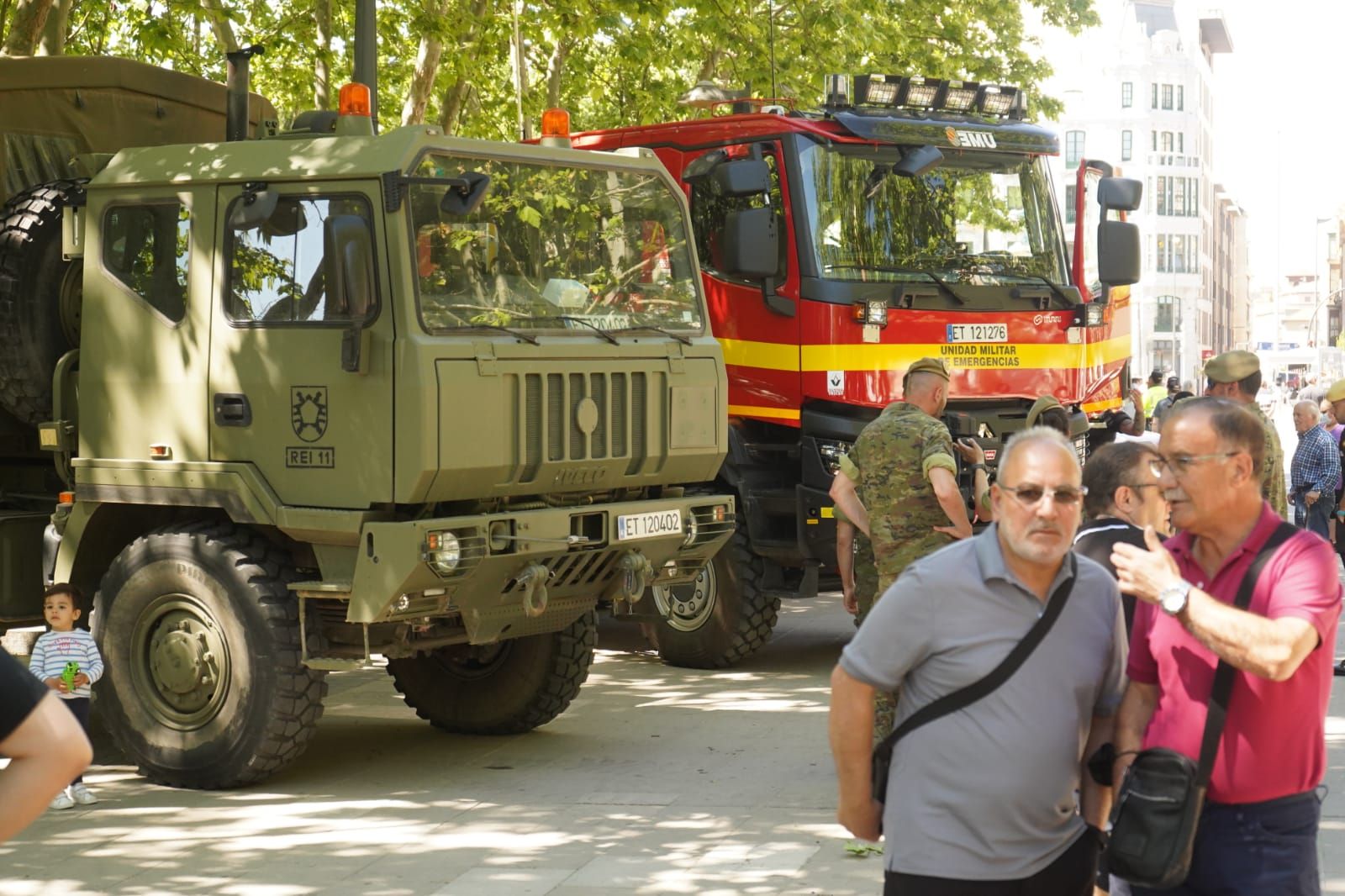 Exposición de material militar en el Día de las Fuerzas Armadas en Zamora