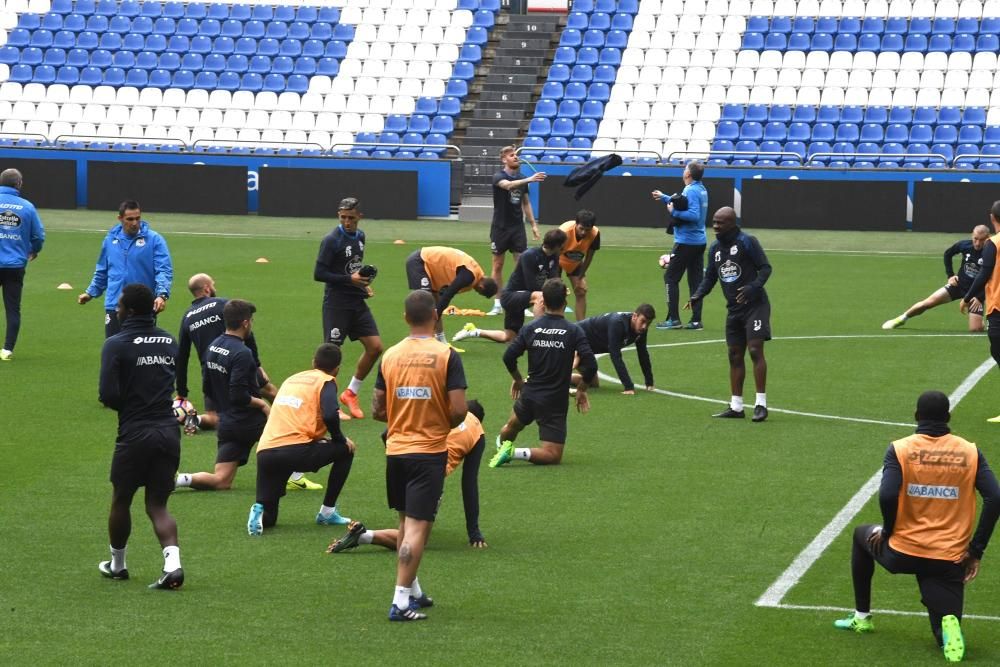 Entrenamiento del Deportivo a puerta cerrada en Ri