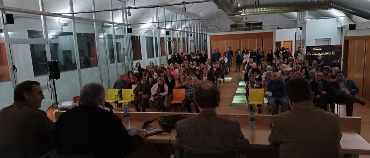 La asamblea celebrada ayer en Sotrondio.