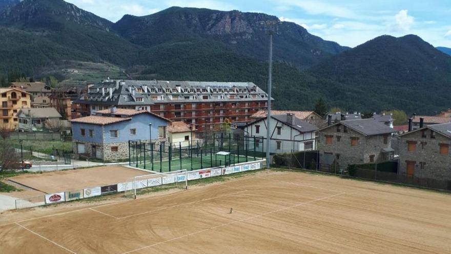 El camp de futbol de Sant Llorenç, actualment de terra  | AJ. SANT LLORENÇ