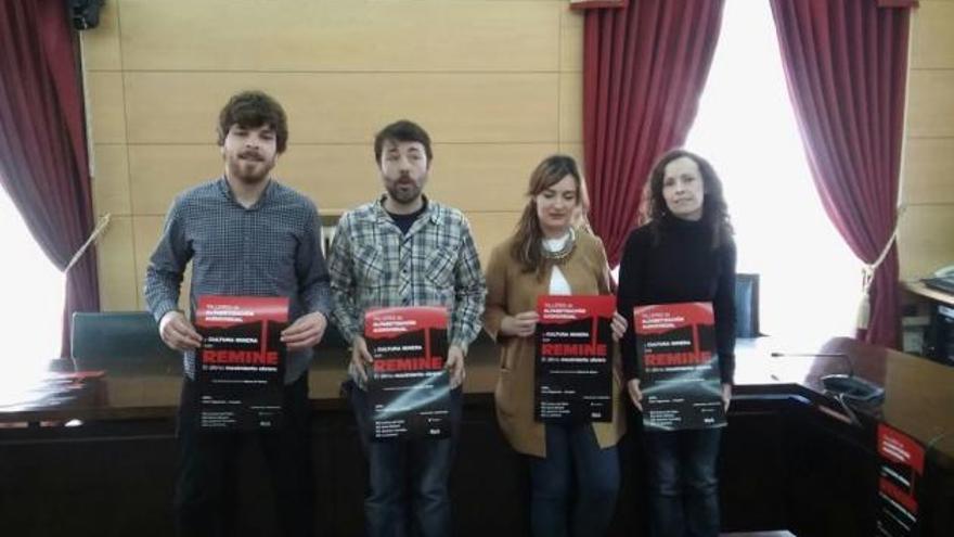 Por la izquierda, Luis Baragaño, Marcos Merino, Sheyla Suárez y Marta Crestelo, hoy, en el Ayuntamiento de Langreo.