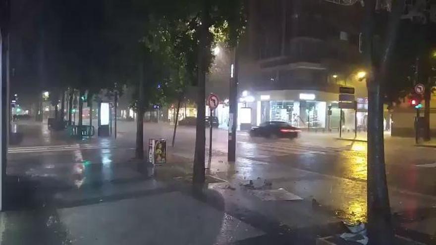 Fuerte tormenta descarga sobre Murcia