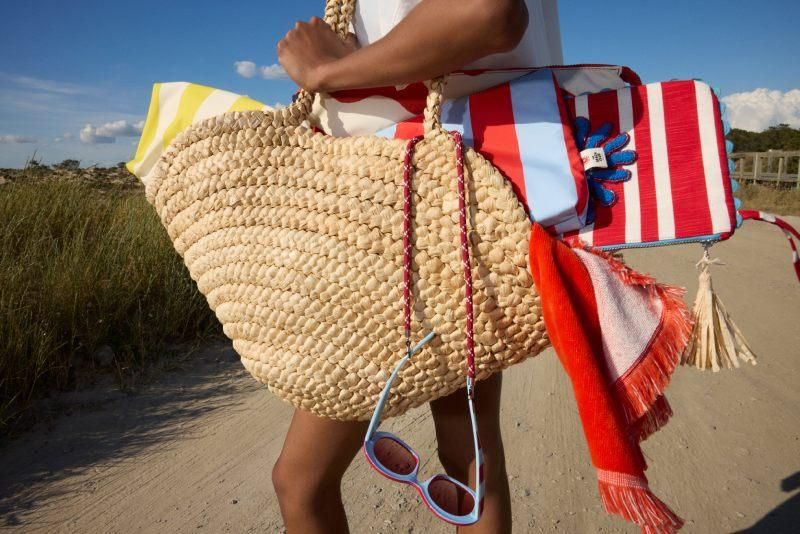 Un neceser de nylon con el estampado bicolor más demandado: sí, quiero