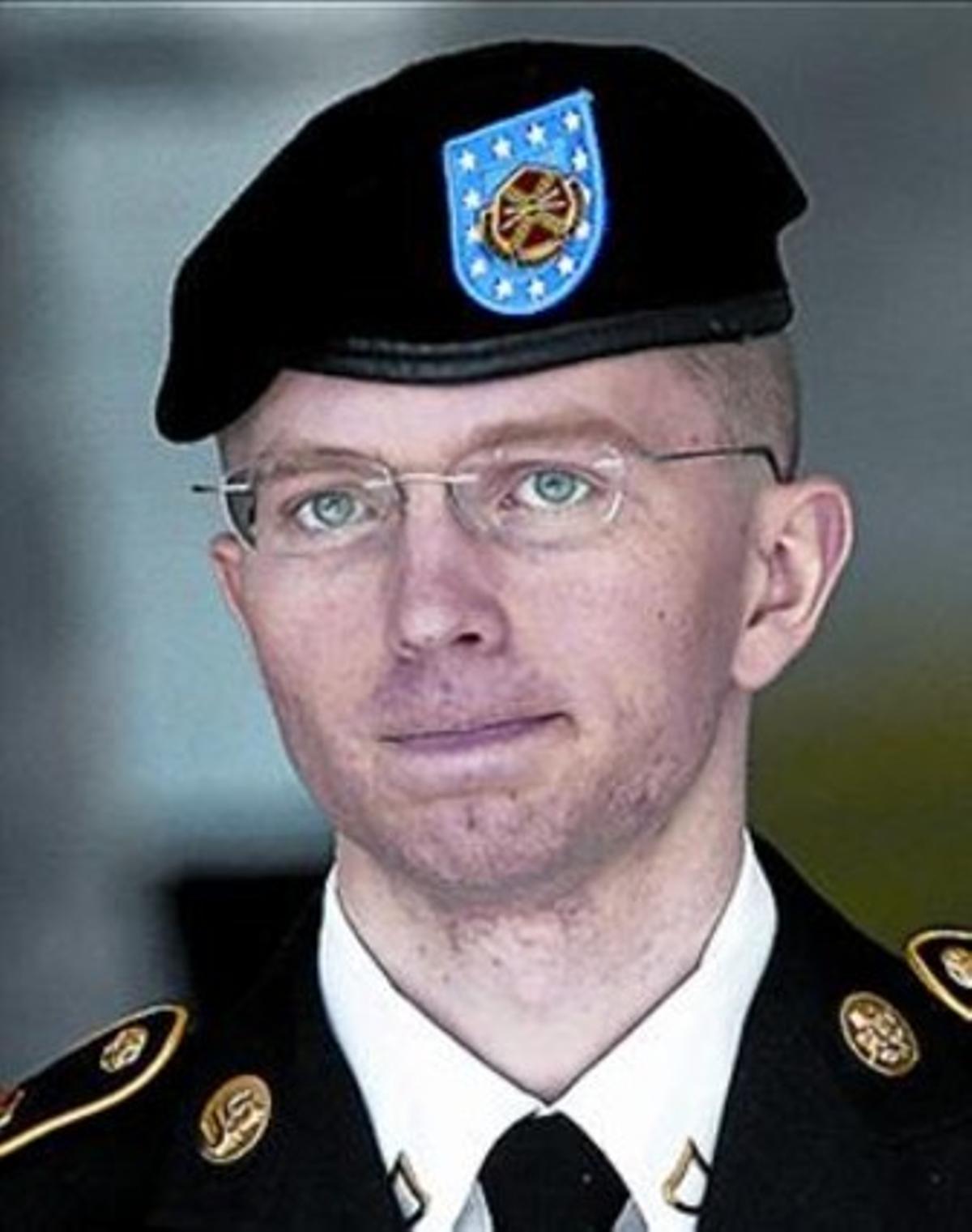 Identitat trastornada 8 Manning, de dona, i uniformat.