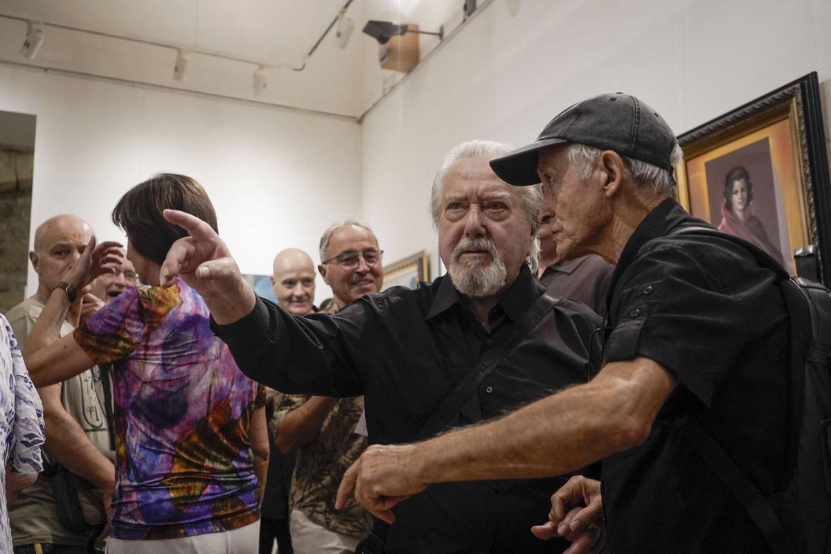 La inauguració de les pintures de Rafael López Pozo, en imatges