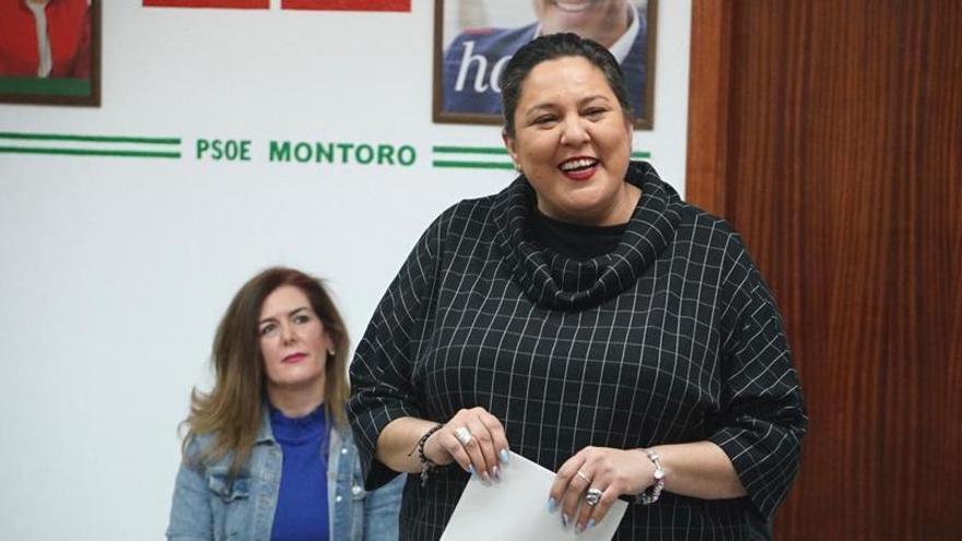 Lola Amo, en  la sede del PSOE de Montoro.