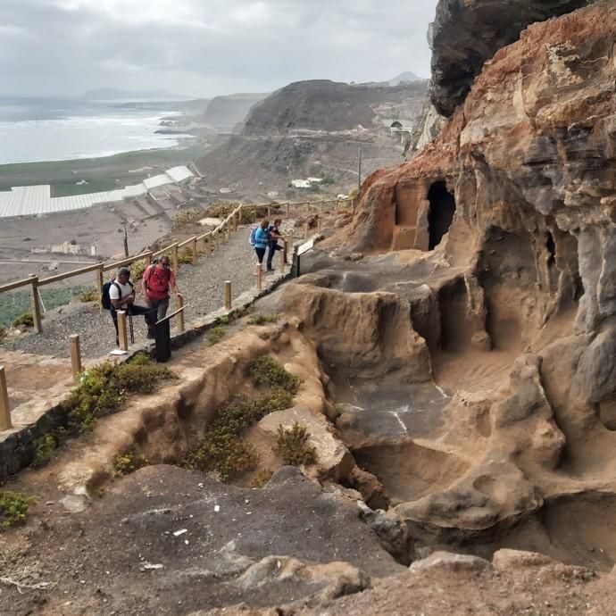 El arreglo del camino real del noroeste destapa un cementerio de 1.000 años