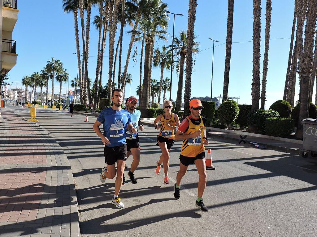 Estos todas las imágenes de la Media Maratón de Águilas