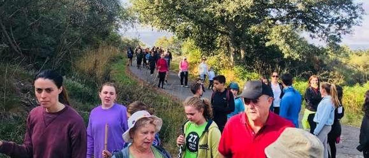 Una marcha organizada por el Concello de Baltar. // FdV