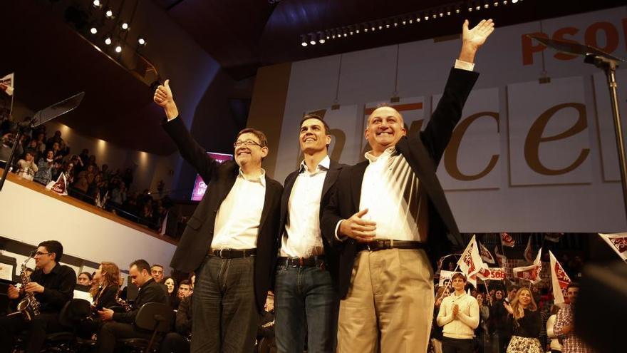 Puig, Sánchez y Calabuig, en la presentación de la candidatura de este último.