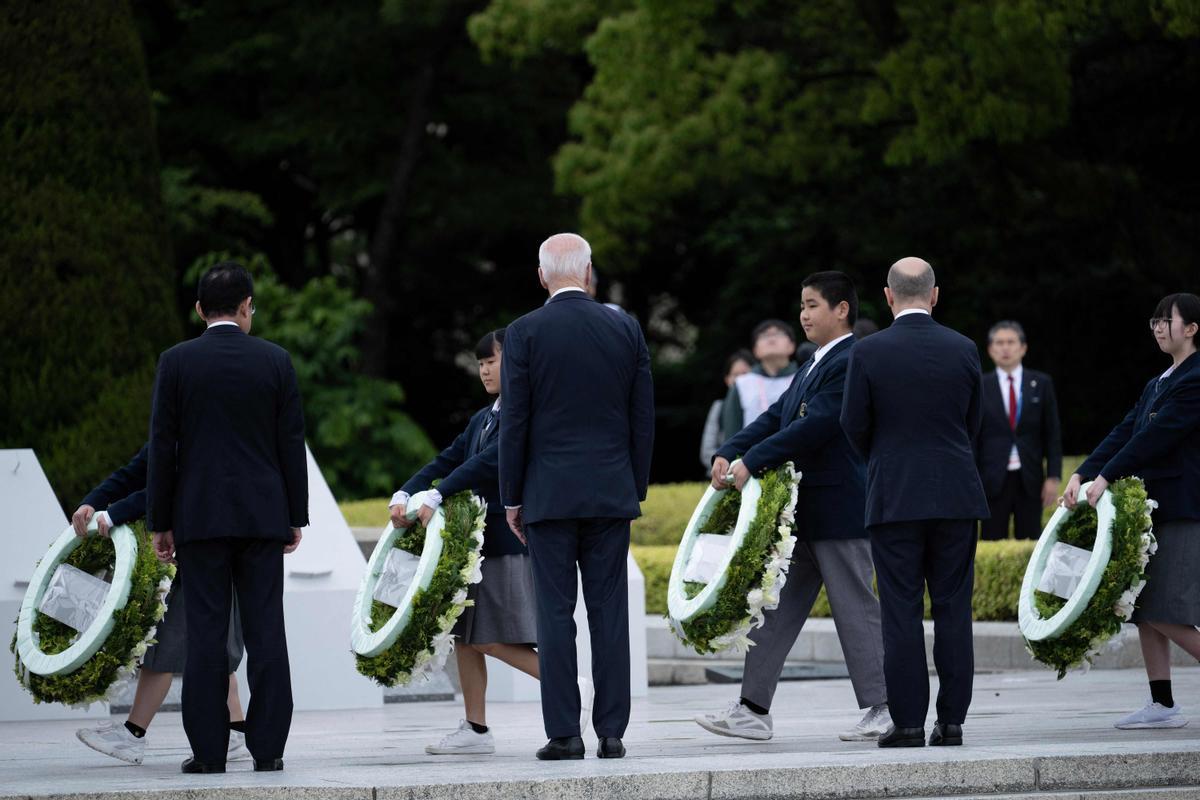 Los líderes del G7 visitan el Memorial Park para las víctimas de la bomba atómica en Hiroshima, entre protestas