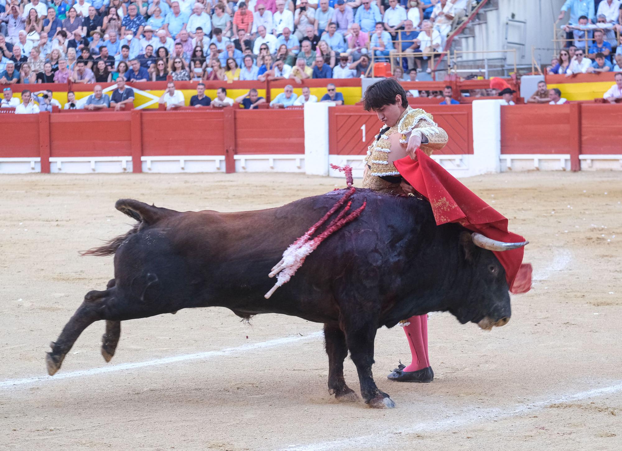 Roca Rey sale por la puerta grande