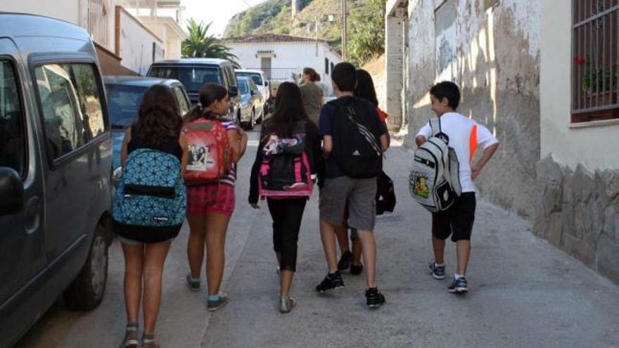 Desde ayer y hasta que finalicen las obras todos los niños de Bolulla compartirán el mismo espacio.